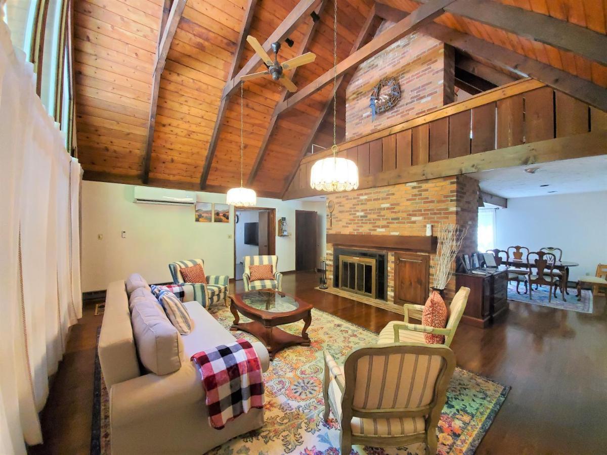 Walk To Pool & Beach - Spacious Gateway, Hot Tub, Game Room Pocono Country Place Dış mekan fotoğraf
